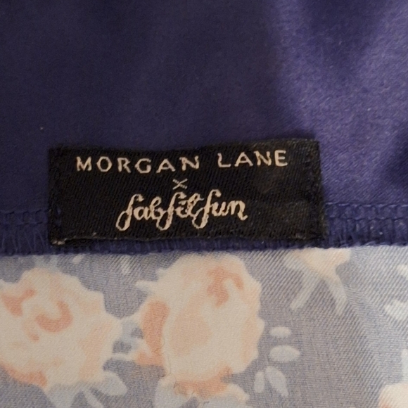 Morgan Lane Fit For Fun Midnight Blue Floral Wrap Silky Robe - Picture 8 of 9